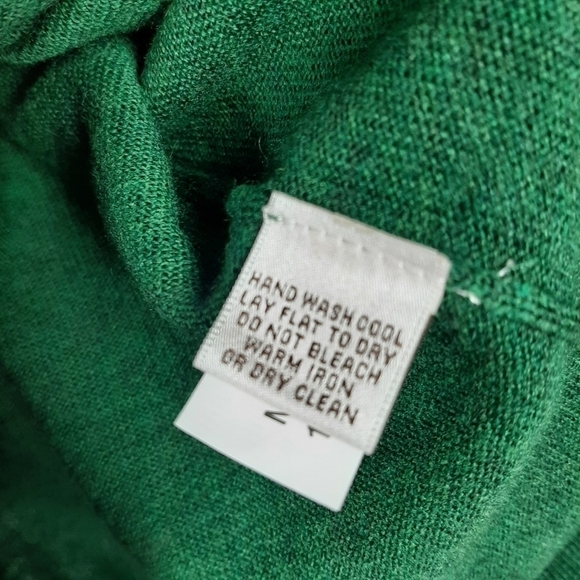 Peter Millar 100% Merlino Wool Sweater Men's Size Large Hunter Green V Neck - Picture 4 of 7
